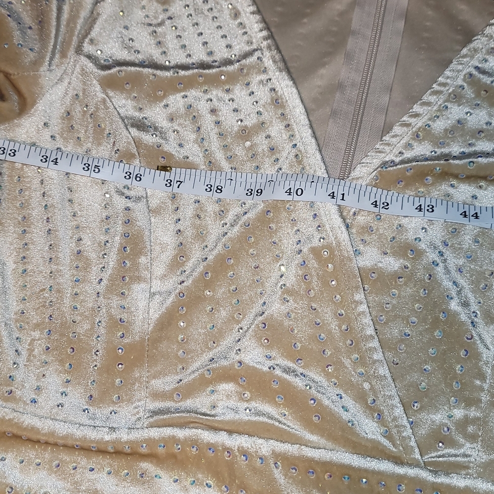 Forever 21 Cream Bodycon Dress with Plunge Neckline - Picture 6 of 7